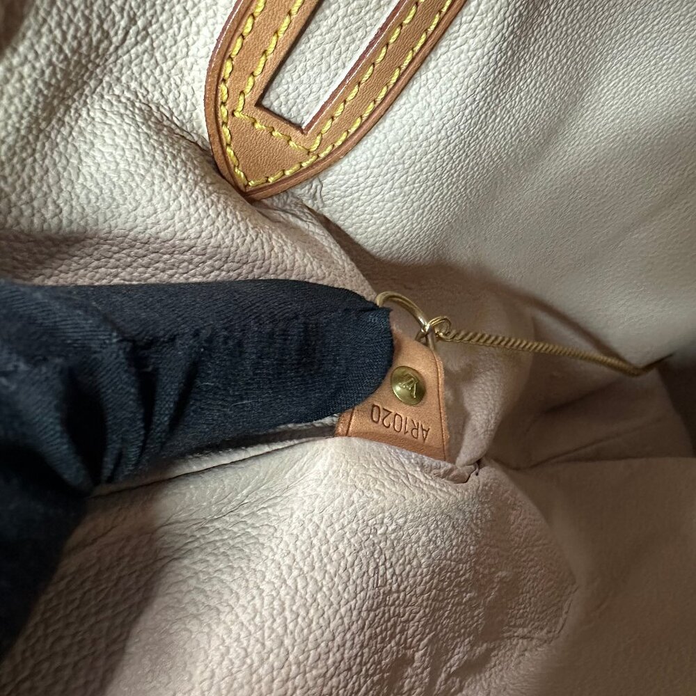 Louis Vuitton Monogram Bucket GM Tote Bag With COA and Dusty - Picture 13 of 14